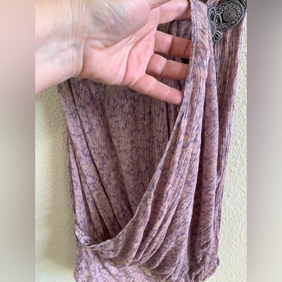 Free people one side off shoulder with appliqué top 🌴 - Picture 5 of 7